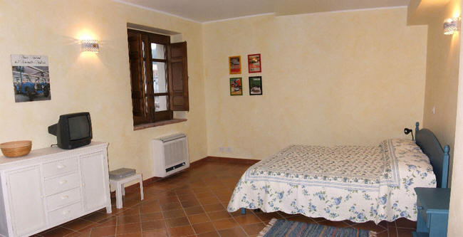 Letto del monolocale di Torrenova vicino Capo d'Orlando - Sicilia 80NT