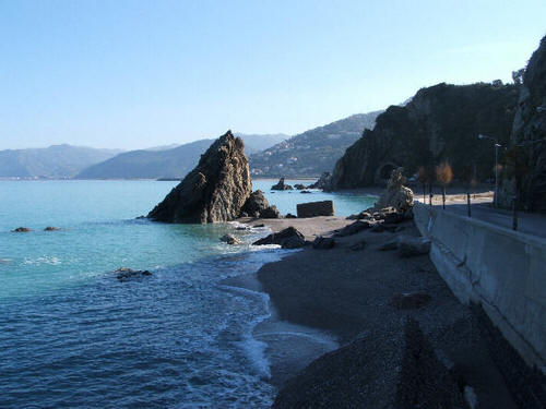 Capo d'Orlando: Scogli e spiaggia di San Gregorio